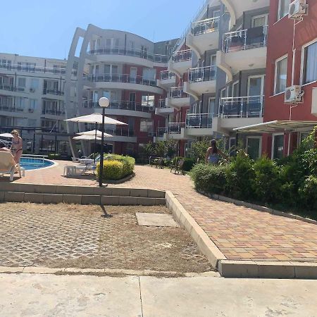 Emberli Aparthotel 洛泽内茨 外观 照片